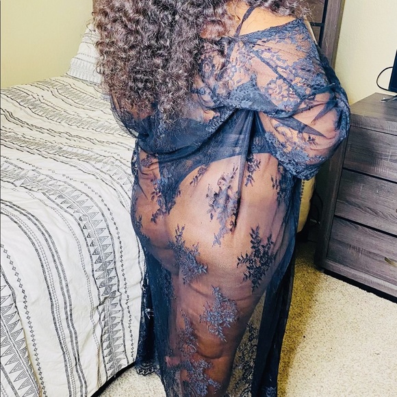 All On Me Robe - Picture 2 of 2